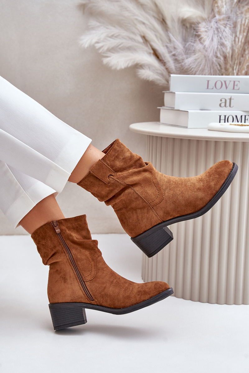 Insulated women's ankle boots with a gathered upper on a low heel Camel Zinanya