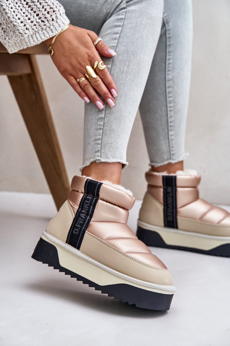 Low snow boots on a thick sole D.Franklin Beige