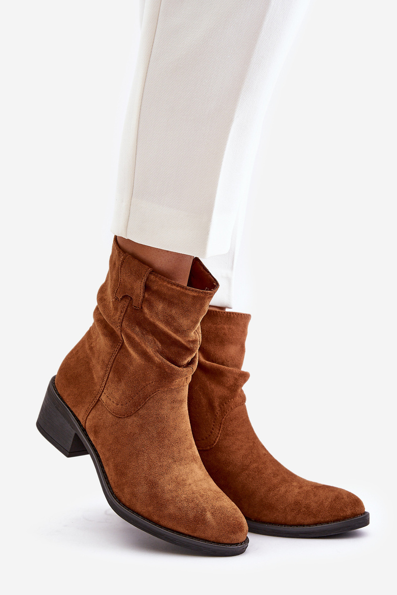 Insulated women's ankle boots with a gathered upper on a low heel Camel Zinanya