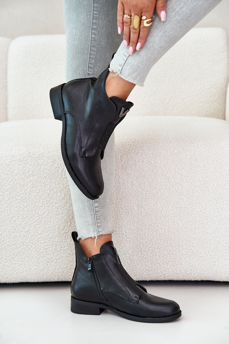 Low women&#039;s ankle boots with a flat heel in black S.Barski Black