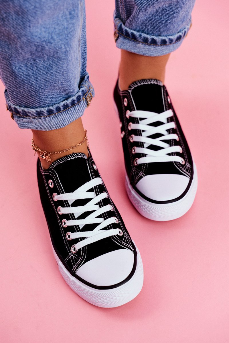 Tenisi dama, Kesi Omerta