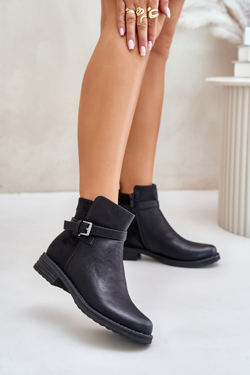 Insulated ankle boots with flat heel with strap black Sabamessa