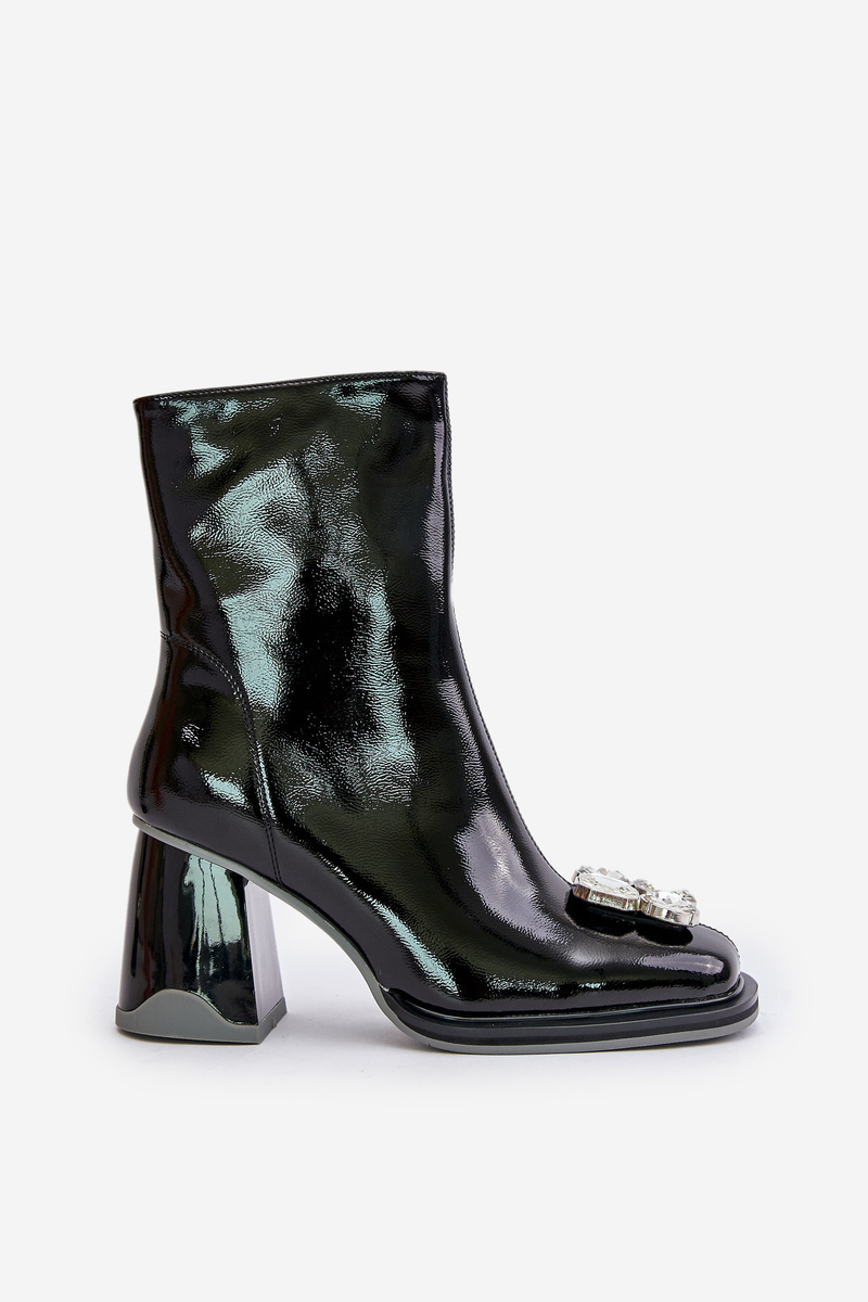 Lacquered women&#039;s ankle boots with D&amp;A decoration black