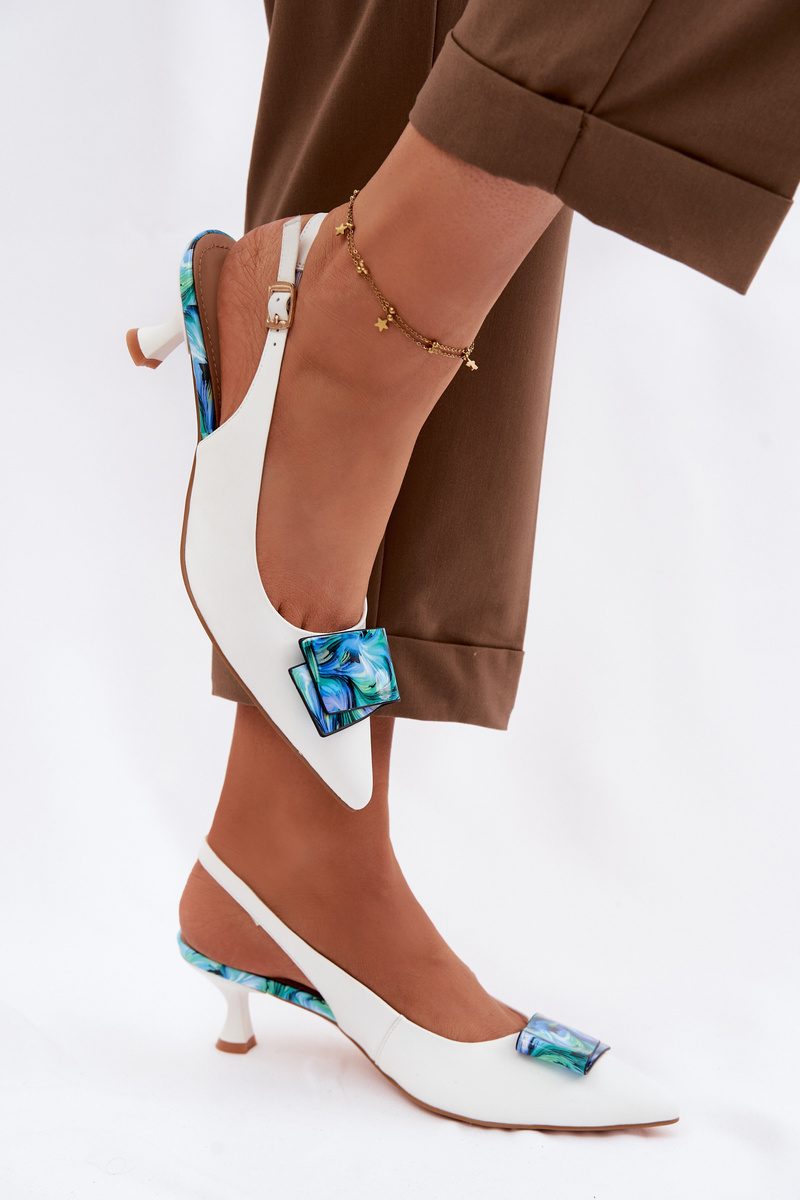 Дамски кожени сандали с токчета и украшения