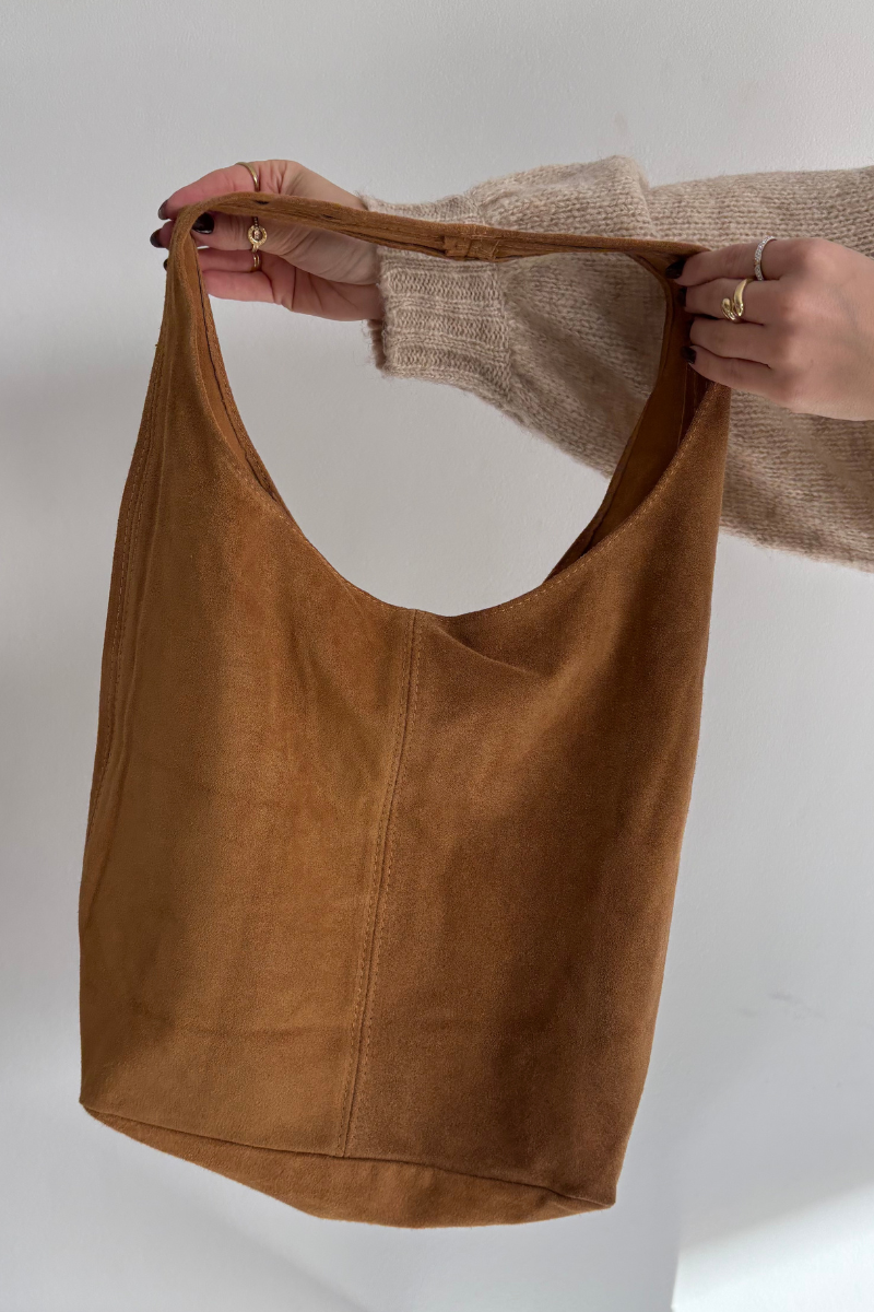 Велурена чанта от велур Camel Rilith