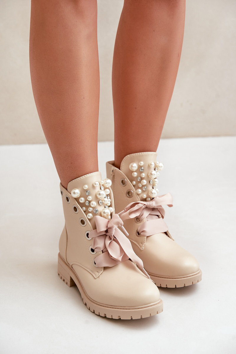 Beige shoes with pearls, rhinestones and Nudago ribbon