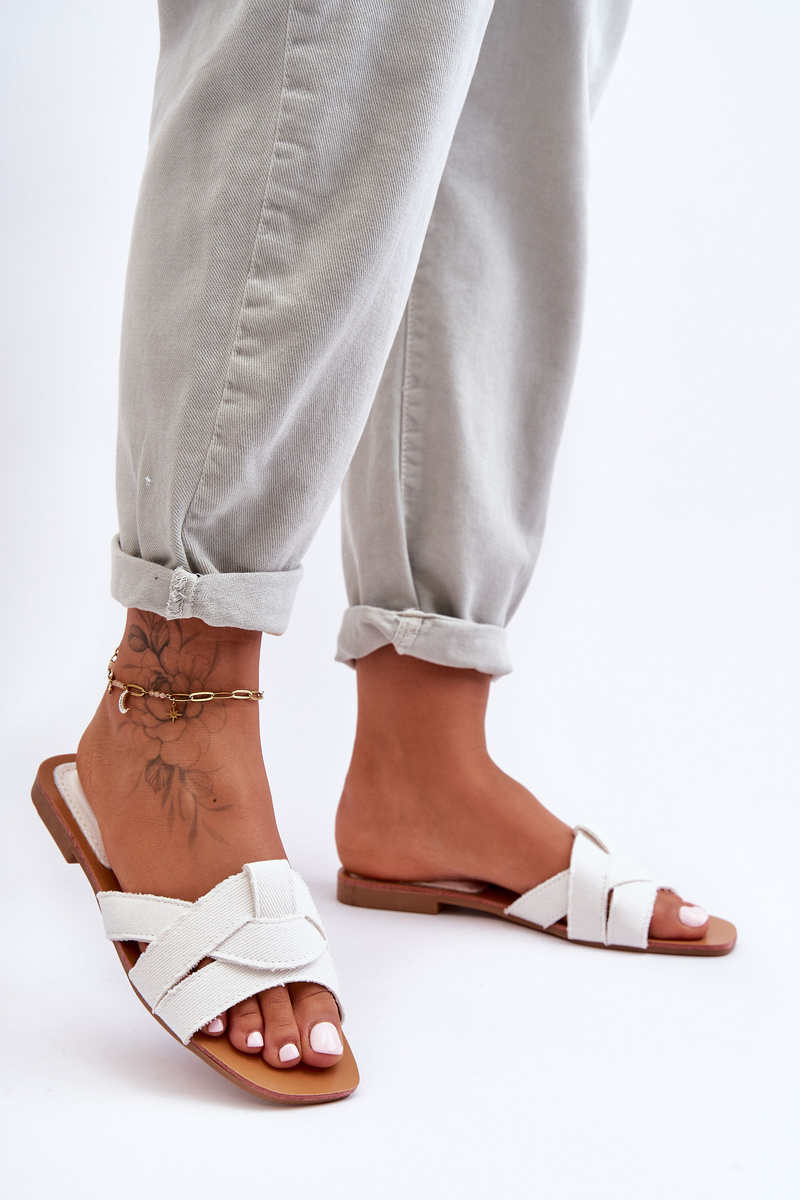 Women&#039;s material sandals white Aversa
