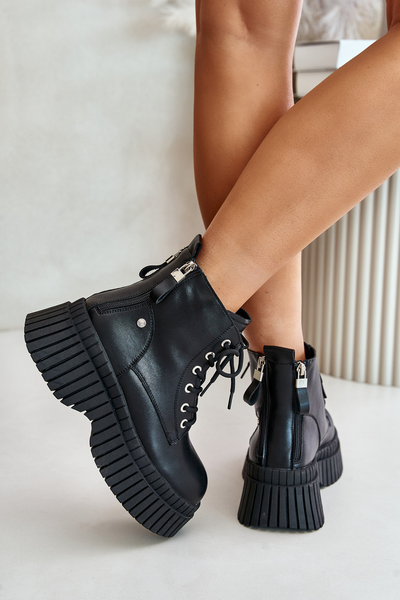 Insulated Leather Ankle Boots on a Solid Sole GOE Black