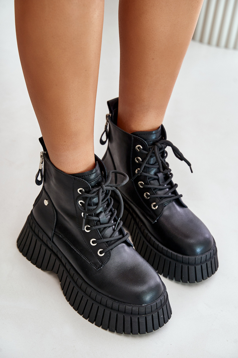 Insulated Leather Ankle Boots on a Solid Sole GOE Black