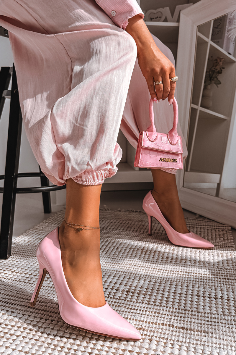 Розови лачени обувки на висок ток