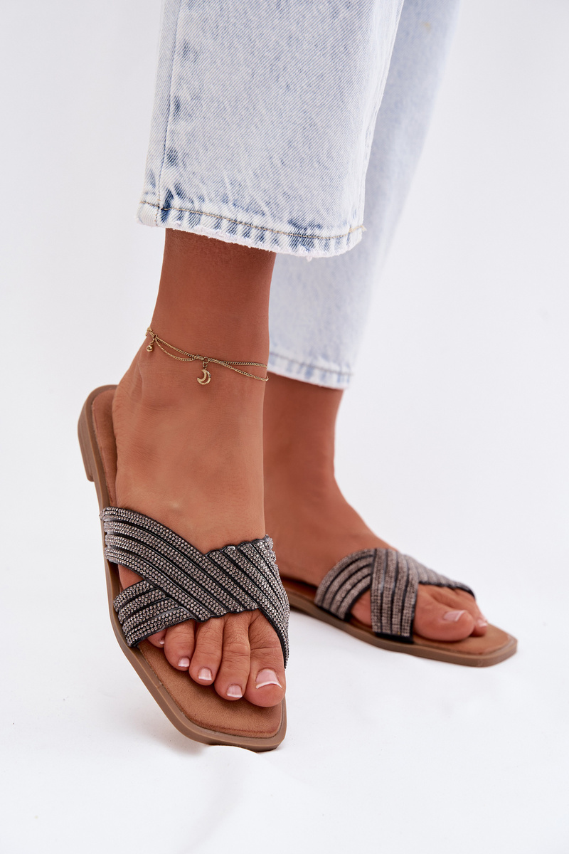 Дамски чехли на нисък ток, черни