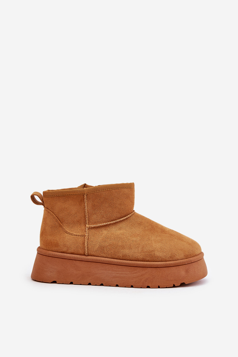 Low women&#039;s snow boots on a platform insulated with Camel Saldren fur