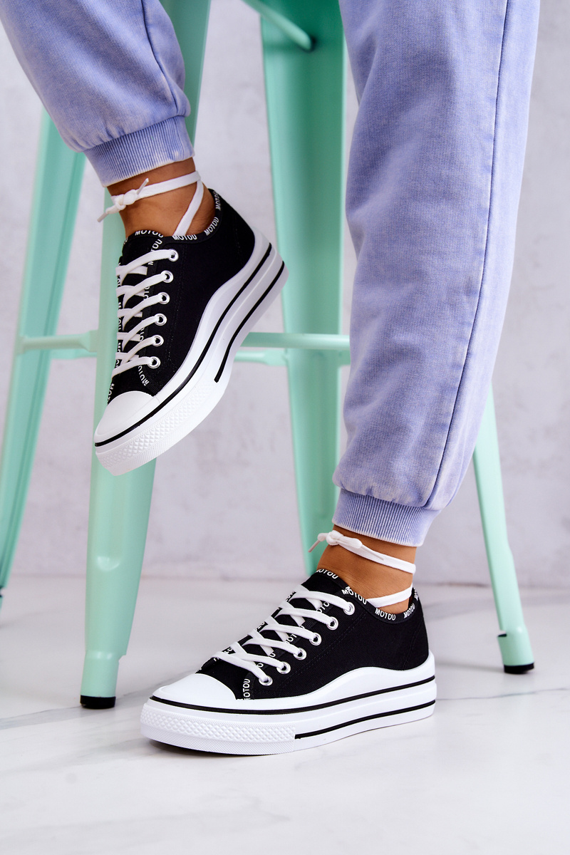 Adidasi dama Kesi Menifee