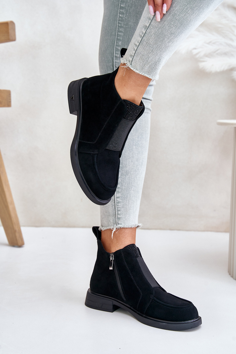 Suede low ankle boots on a flat heel insulated with D&A black