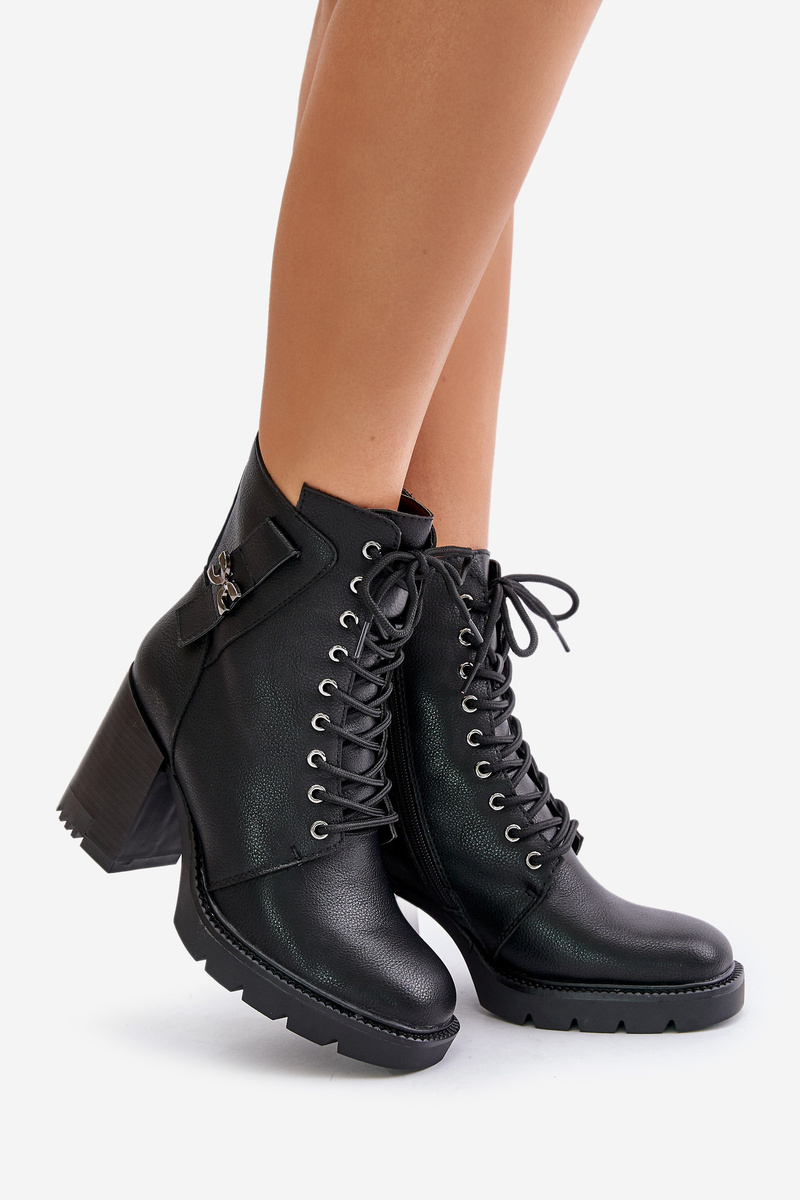Insulated ankle boots with heels with gold details black Ivarisse