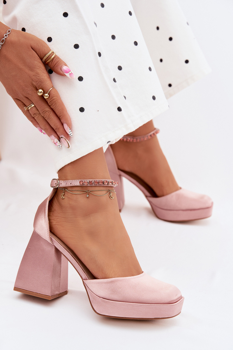 Сандали с дебел ток Calistae от сатен