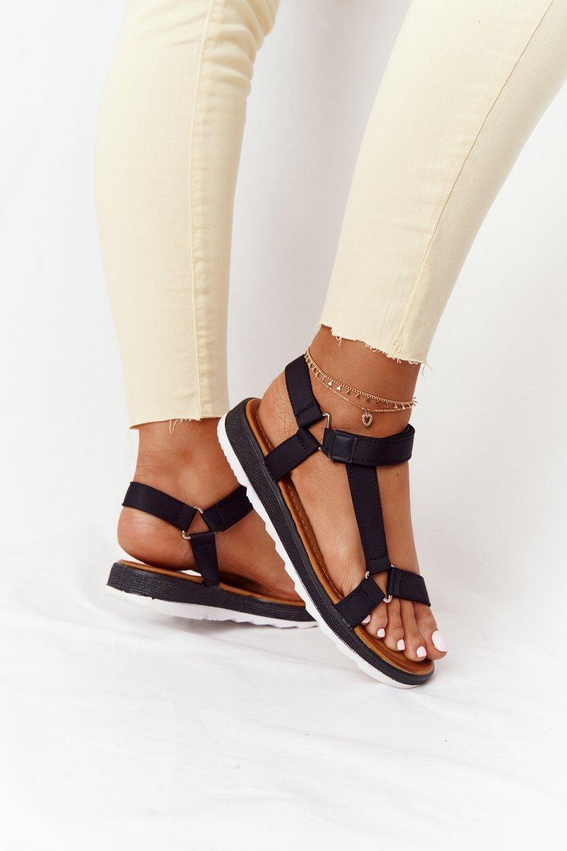 Sandale dama, Kesi Stranger