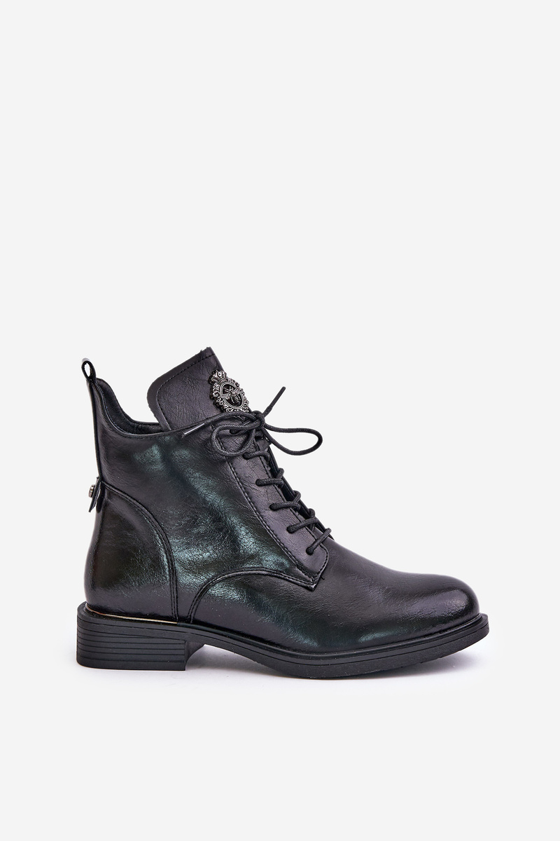 Insulated ankle boots with a flat heel with black Leonise decoration