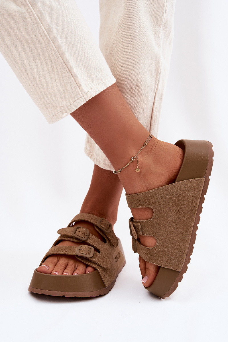 Сандали BIG STAR на дебела платформа с пискюли