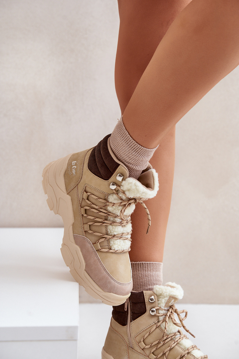 Insulated women's trappers Lee Cooper beige