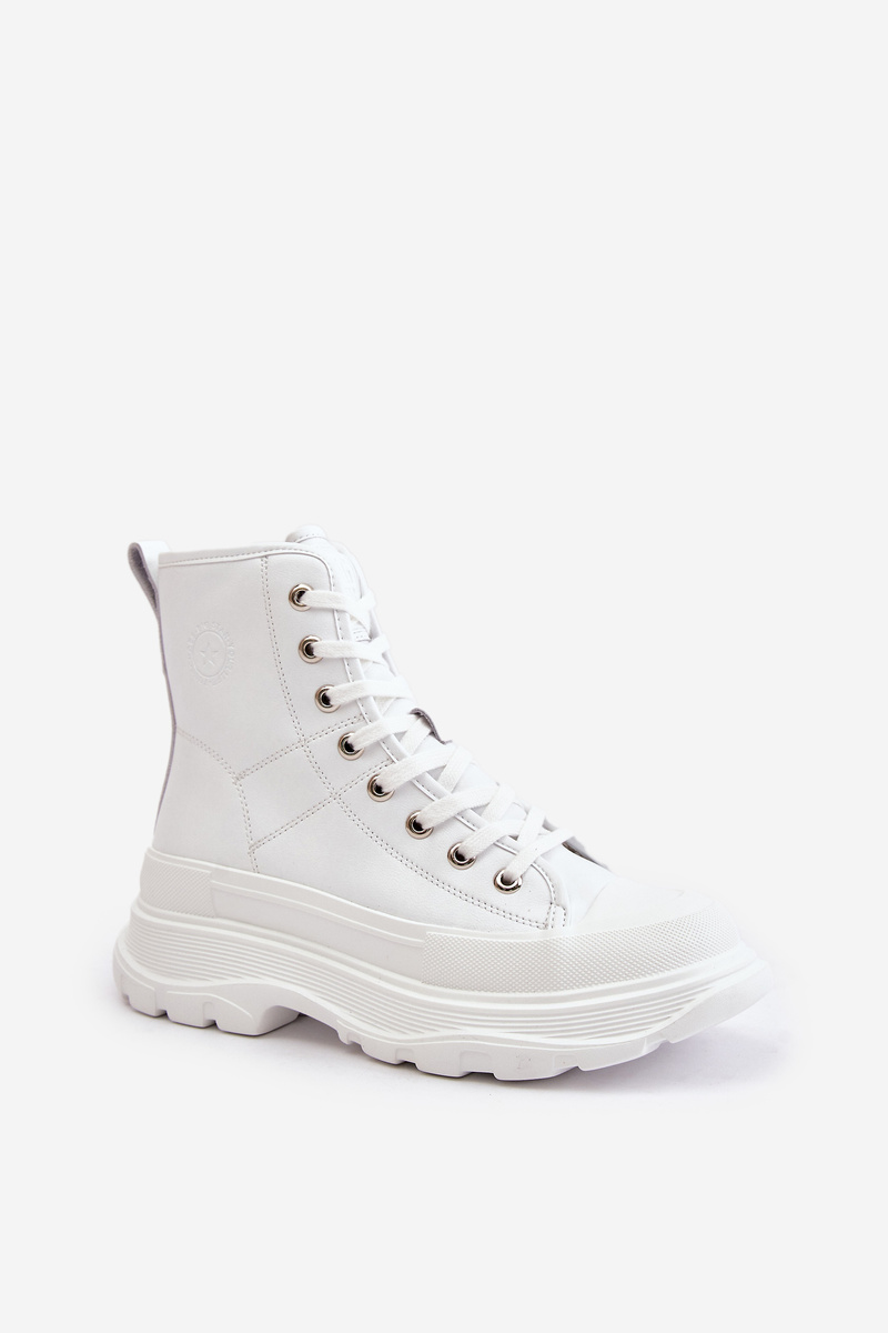 Leather insulated sneakers on a massive platform Big Star white