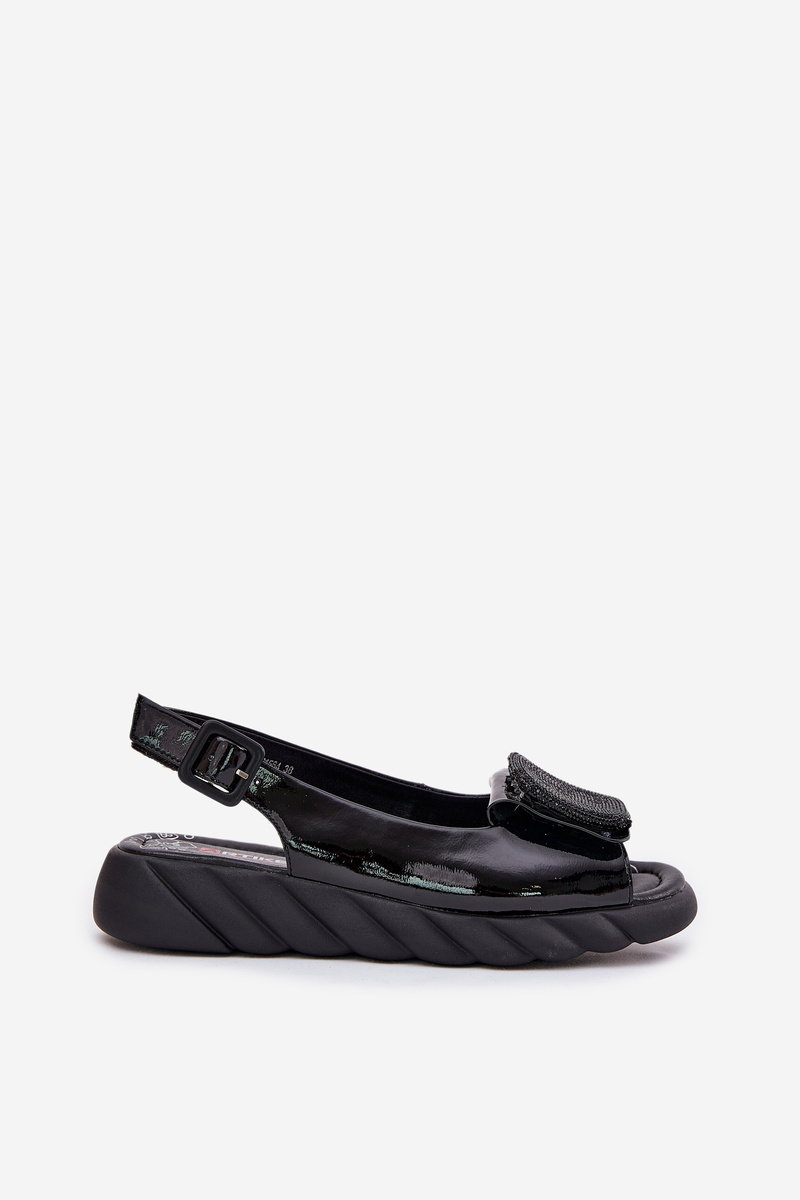 Kožené Lakované Dámske Sandále Na Klíne s Dekoráciou Artiker Čierne
