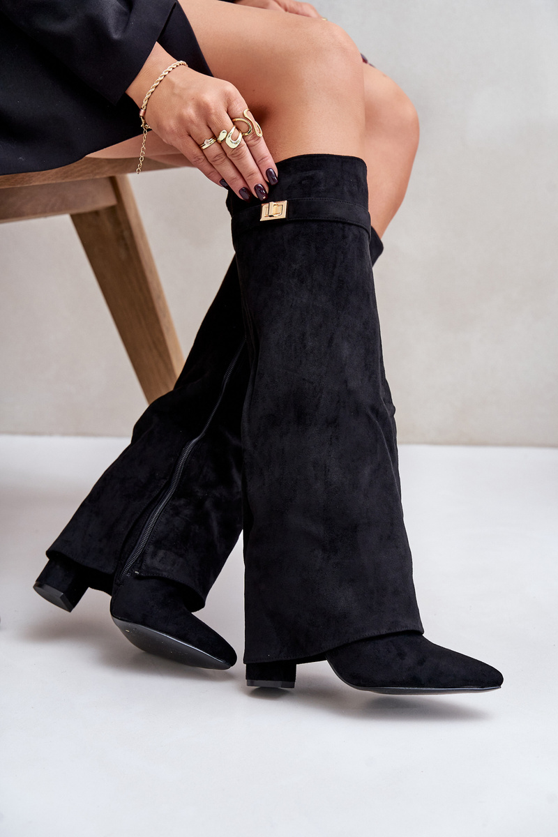 Heeled boots with a bent upper insulated black urelli