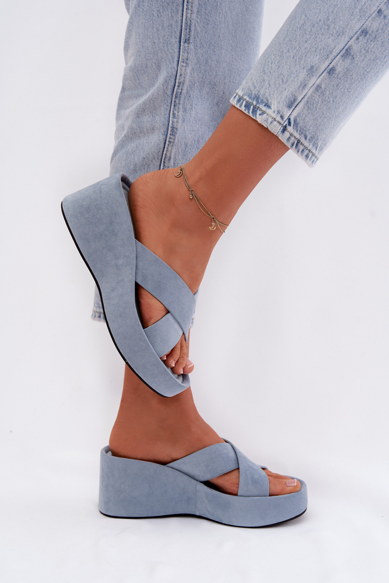 Дамски джапанки на платформа, изработени от еко велур, сини