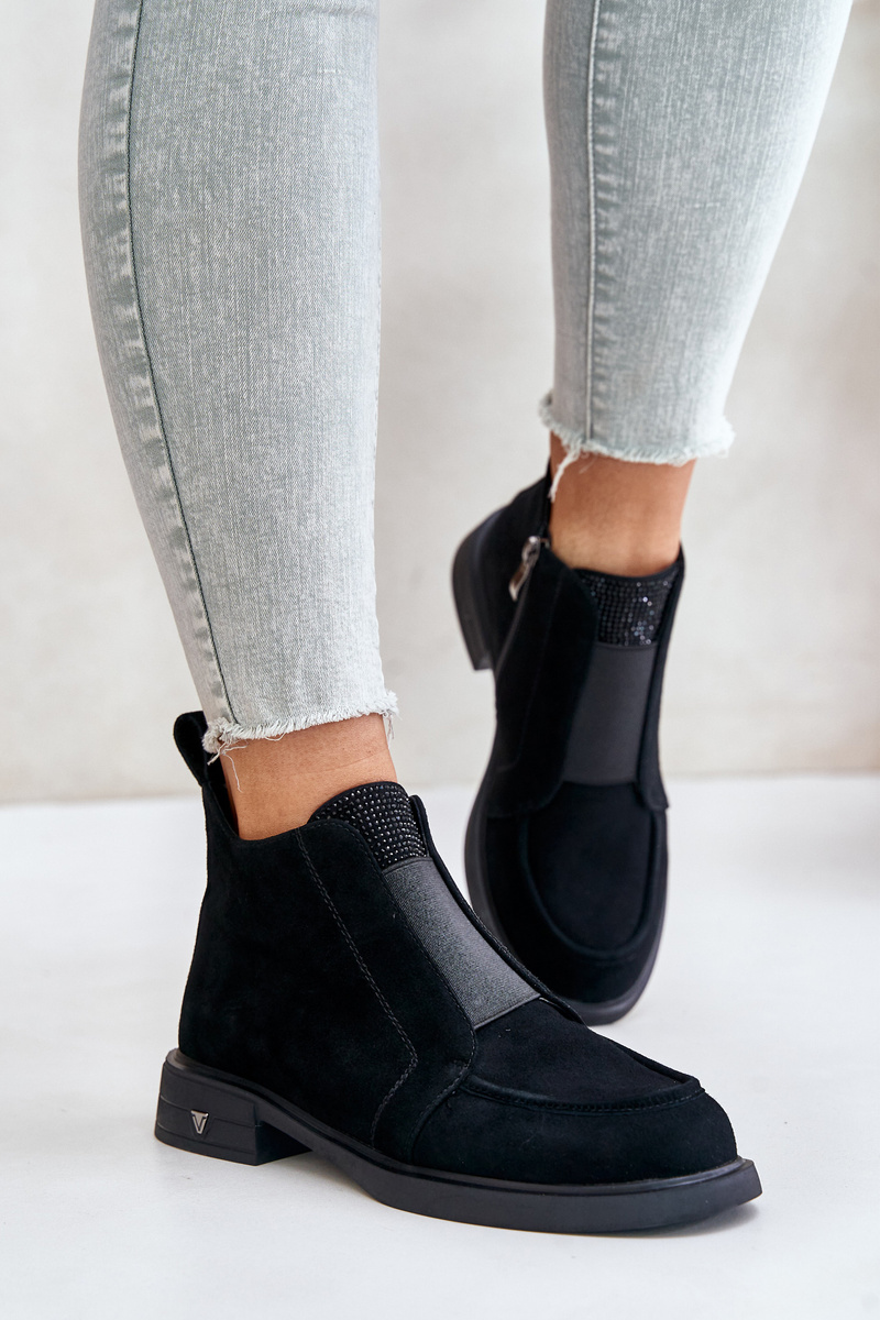 Suede low ankle boots on a flat heel insulated with D&A black