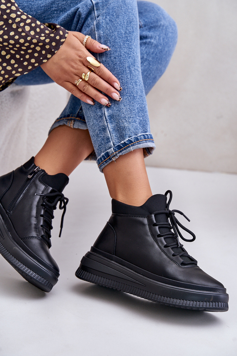 Lightweight leather sports shoes on platform Artiker black