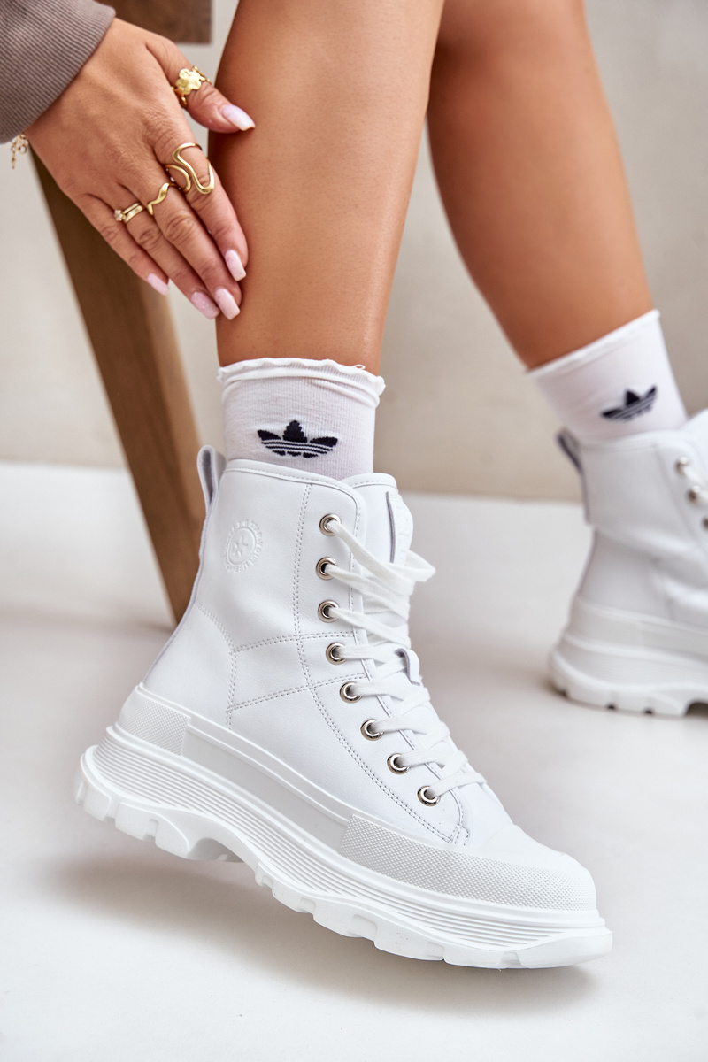Leather insulated sneakers on a massive platform Big Star white
