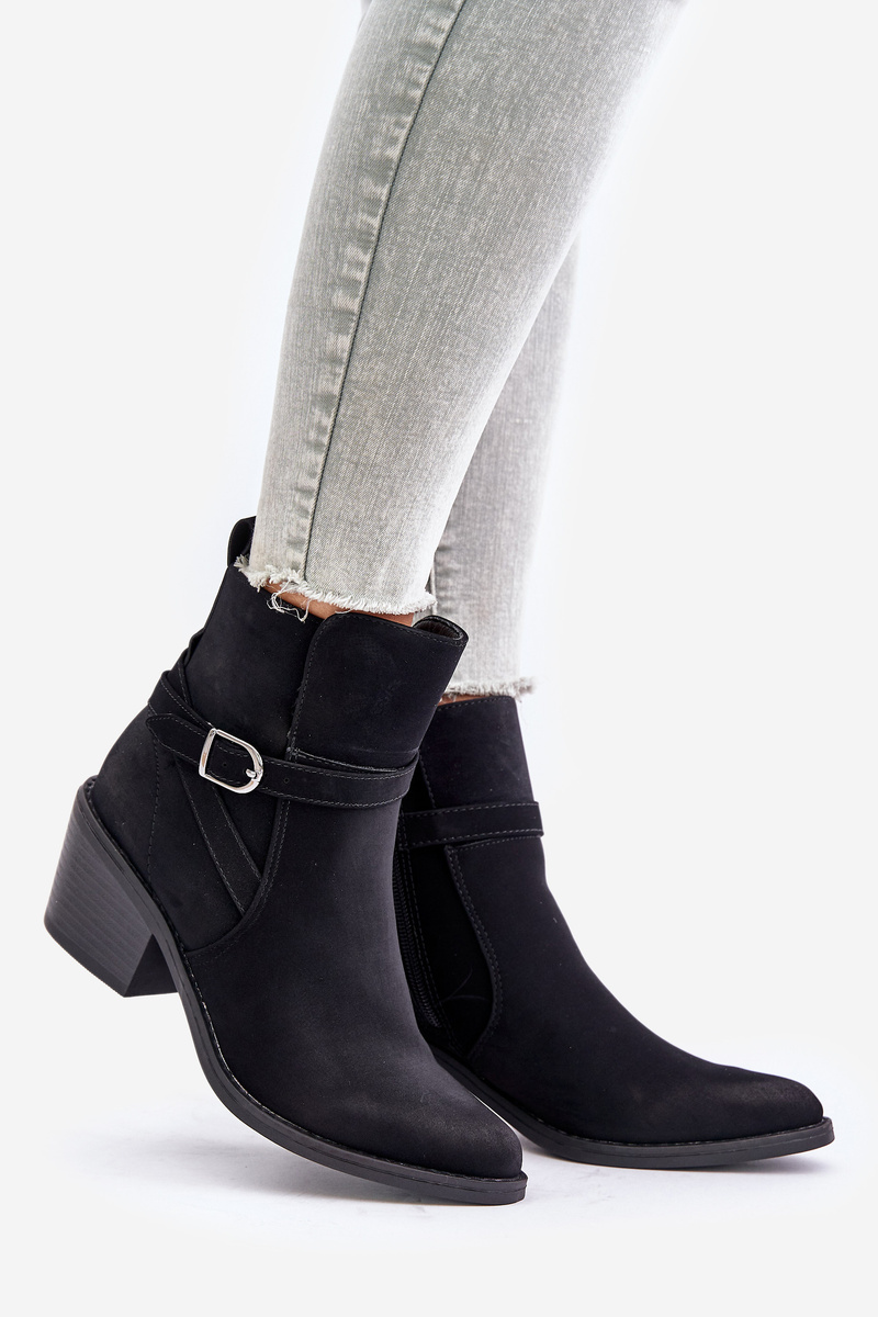 Cowgirl ankle boots with pointed noses, insulated with a zipper, black Glamer