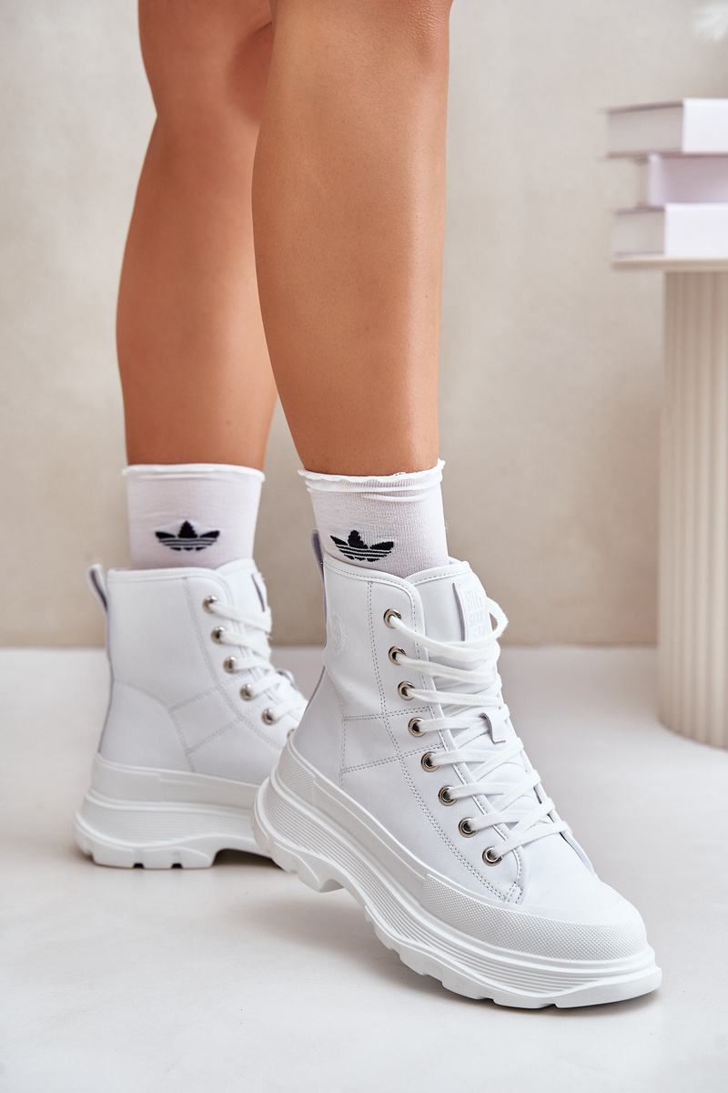 Leather insulated sneakers on a massive platform Big Star white