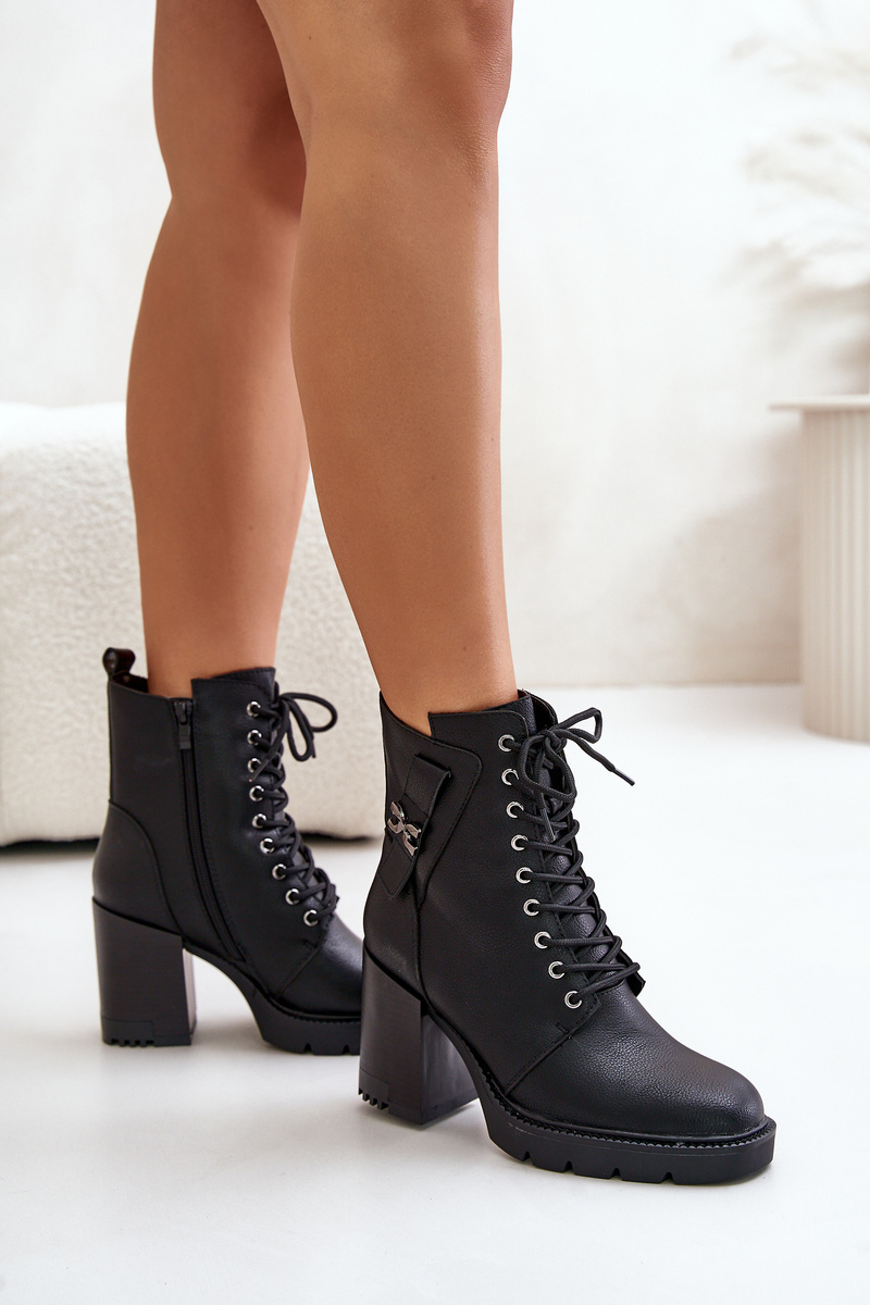 Insulated ankle boots with heels with gold details black Ivarisse