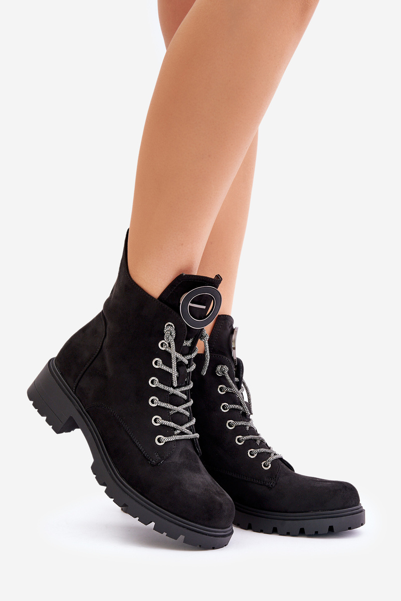 Insulated shoes with decorative lacing Vinceza Black