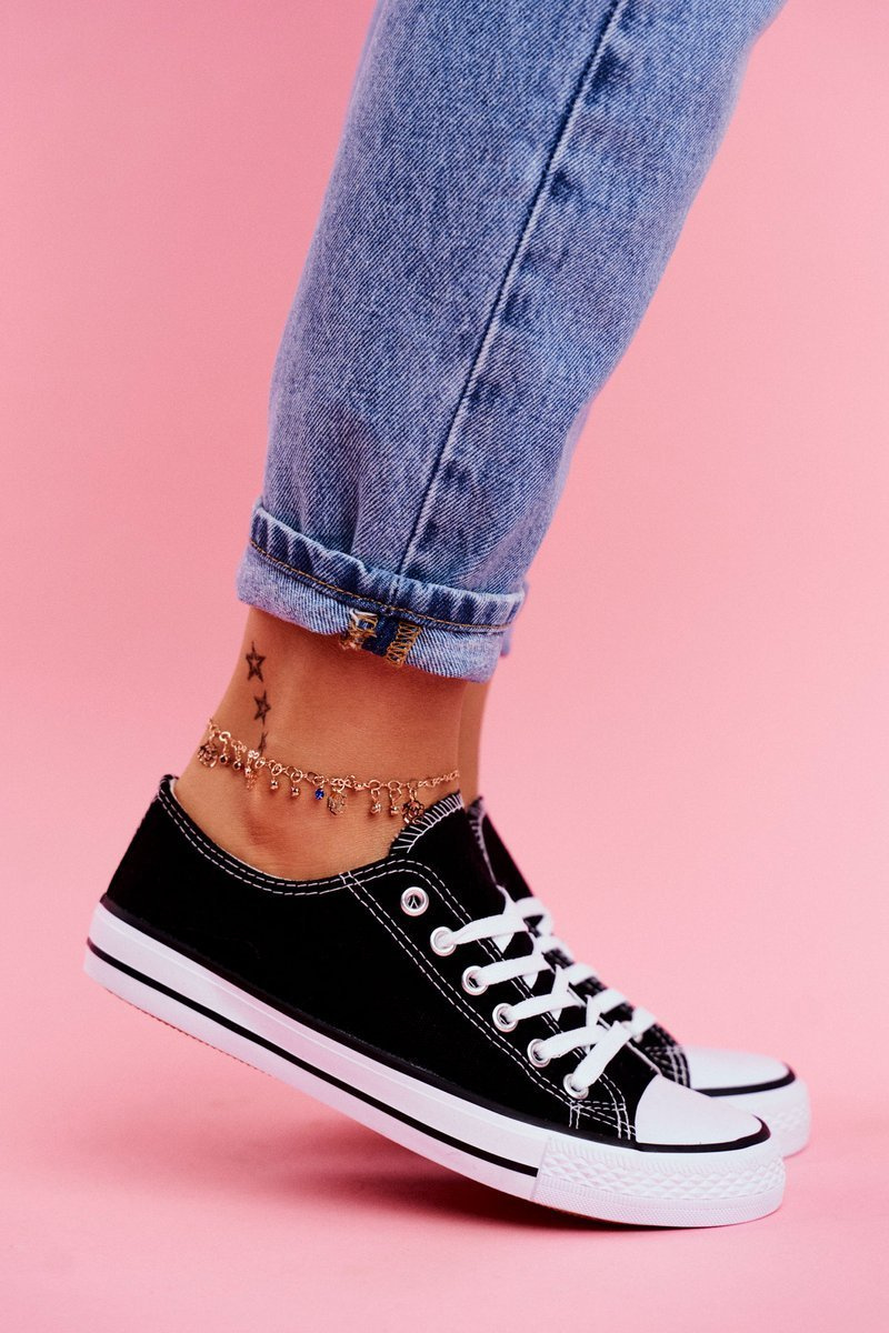 Tenisi dama, Kesi Omerta