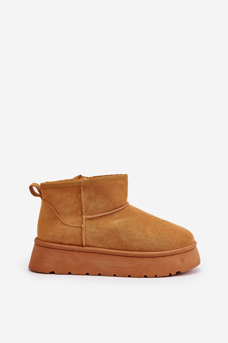 Low women&#039;s snow boots on a platform insulated with Camel Saldren fur