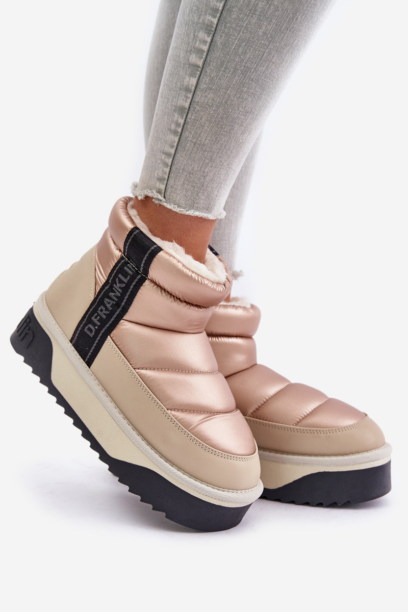 Low snow boots on a thick sole D.Franklin Beige