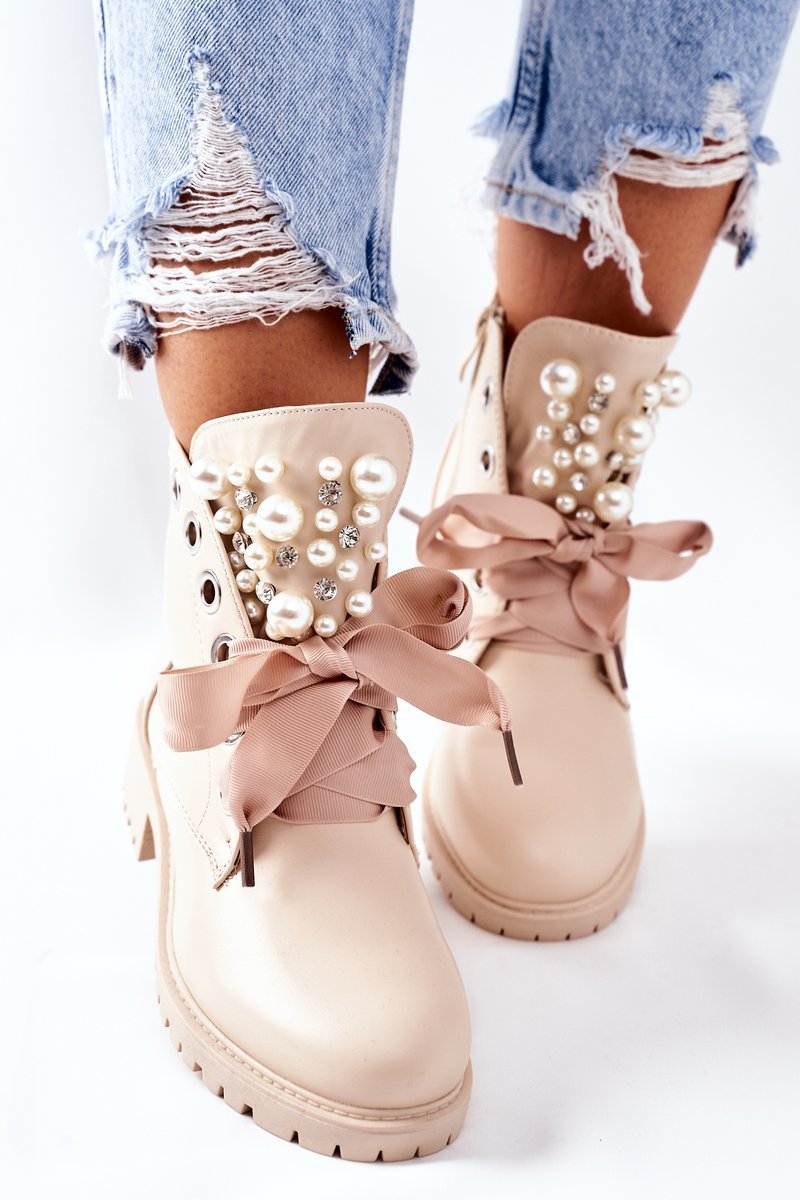 Beige shoes with pearls, rhinestones and Nudago ribbon