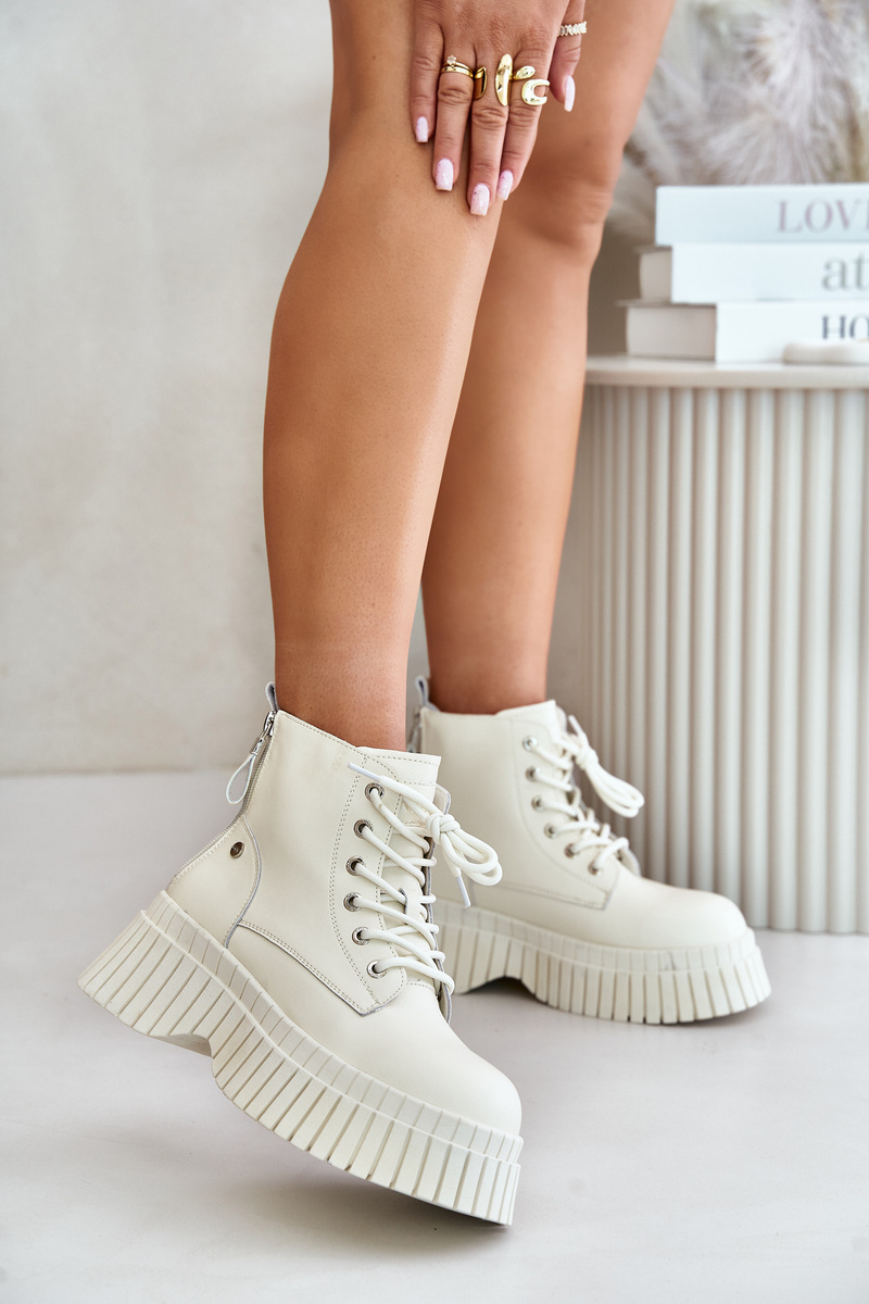 Insulated Leather Ankle Boots on a Solid Sole GOE Light Beige