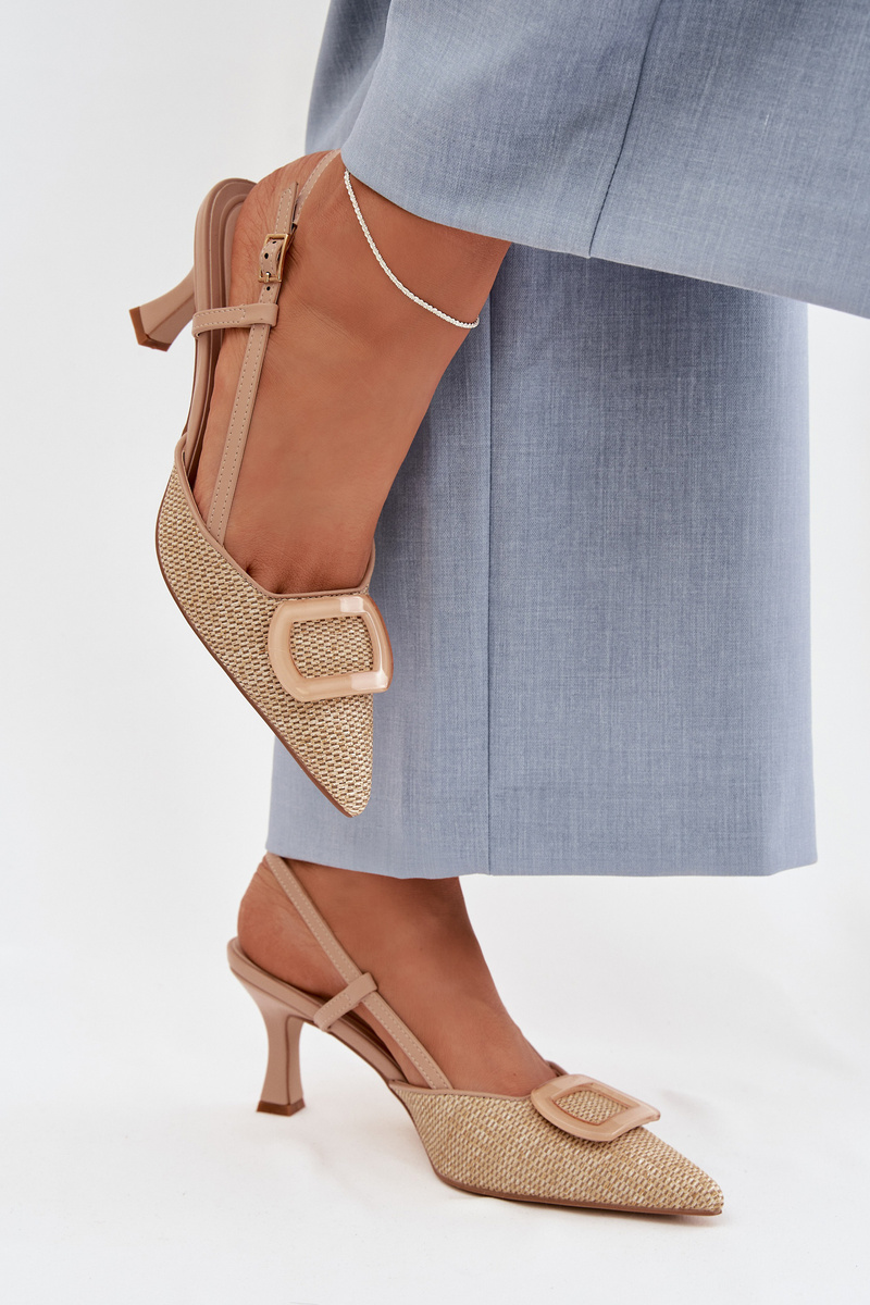 Дамски сандали на ток с декоративен елемент