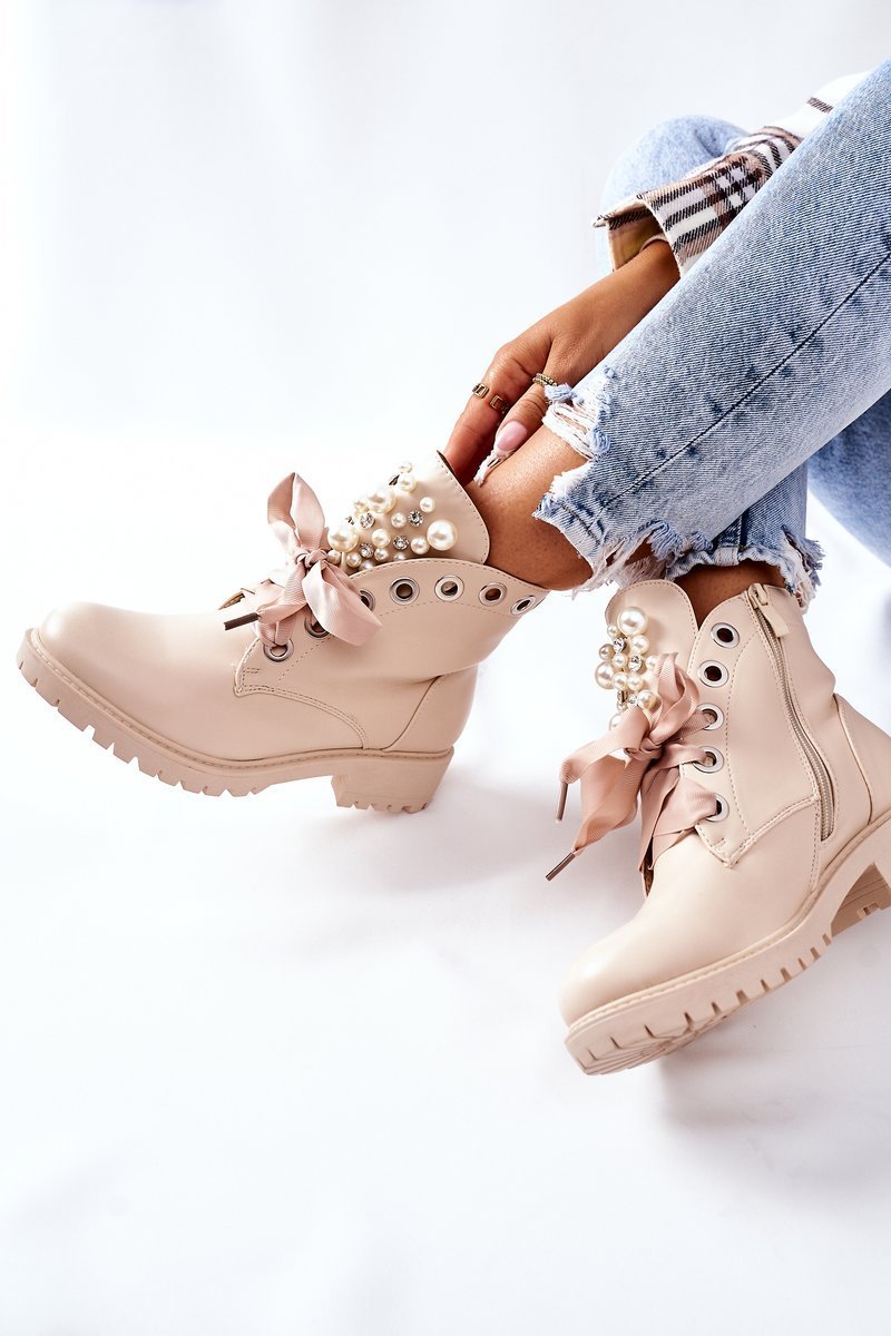 Beige shoes with pearls, rhinestones and Nudago ribbon