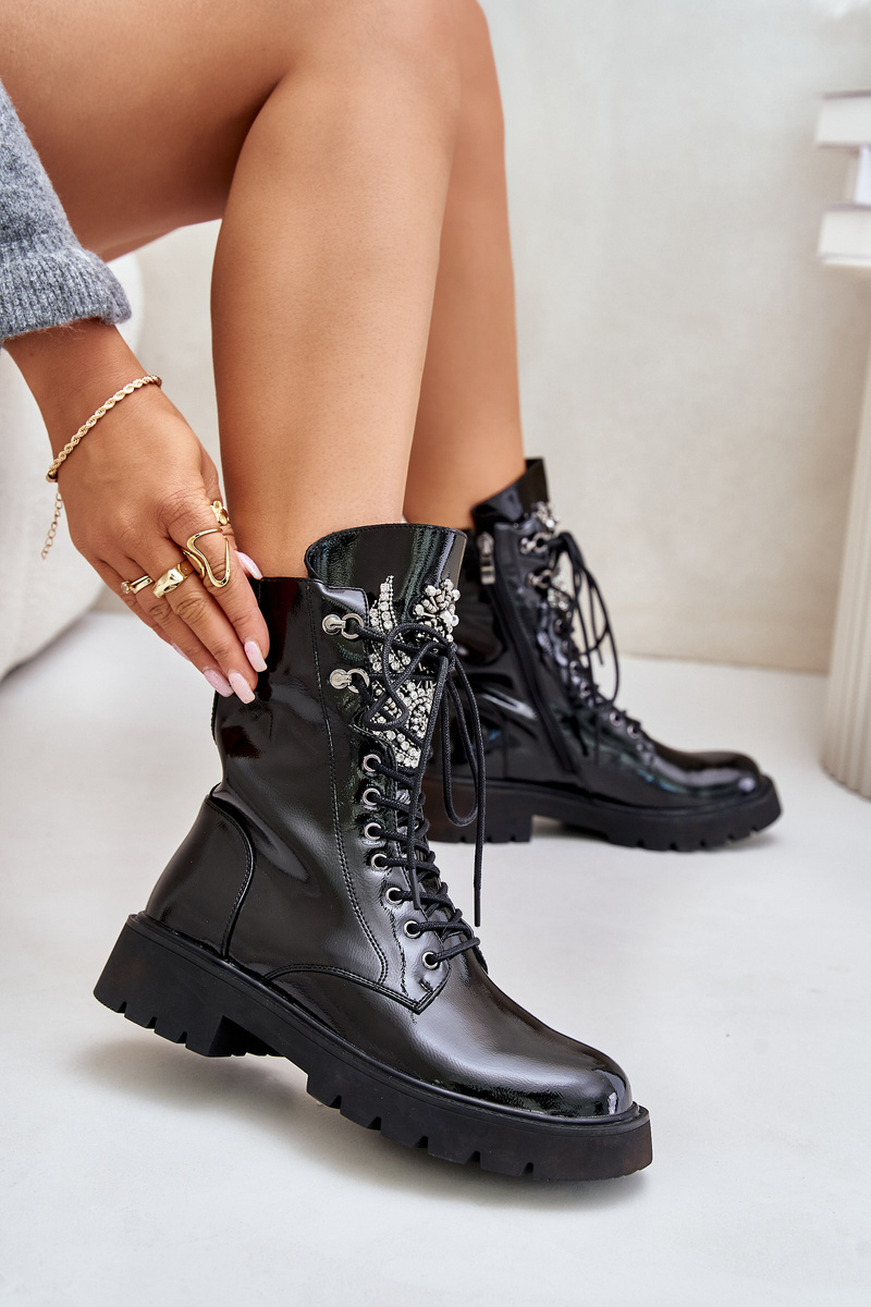 Lacquered ankle boots workers with insulated D&A black decoration