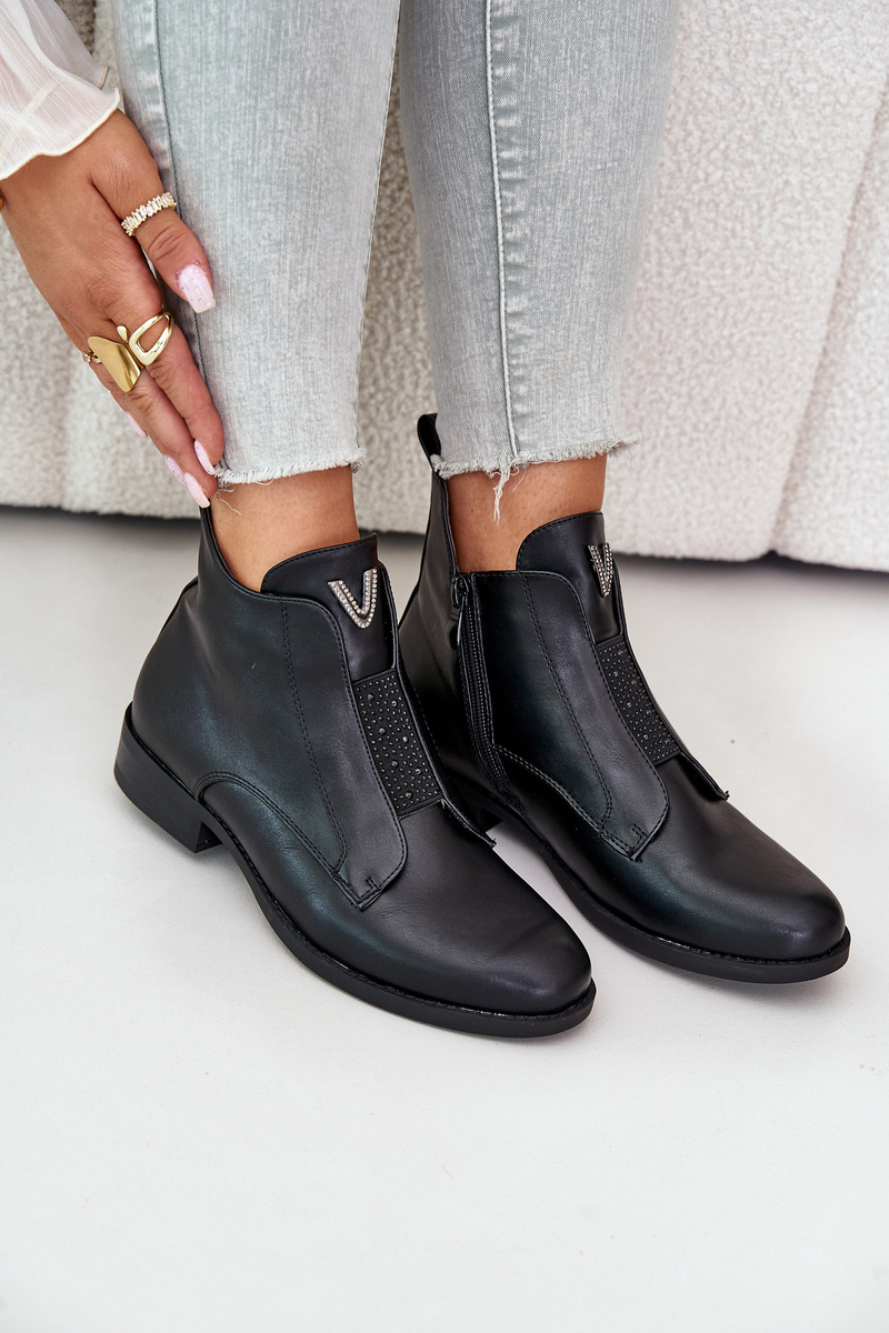 Low women&#039;s ankle boots with a flat heel in black S.Barski Black