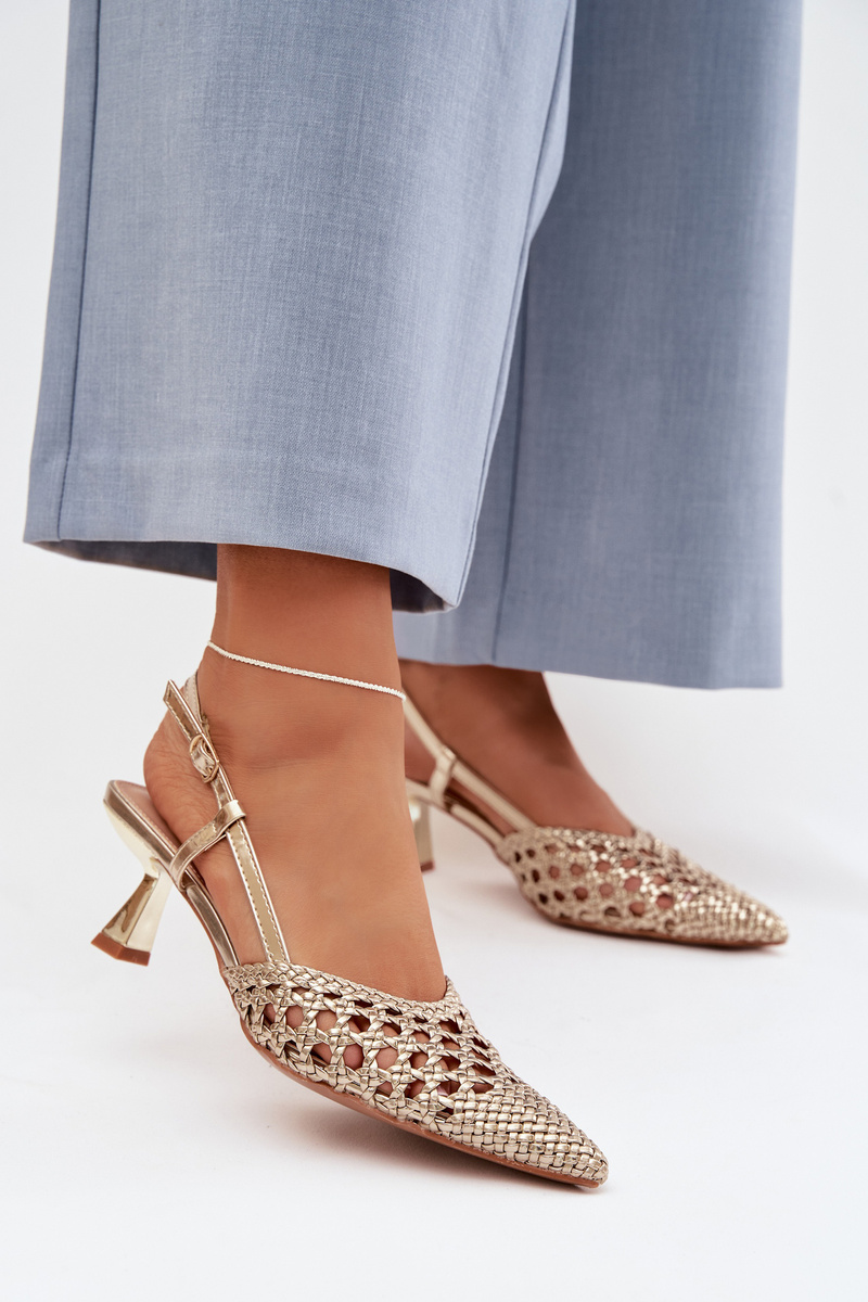 Дамски златни сандали на ток Selinae