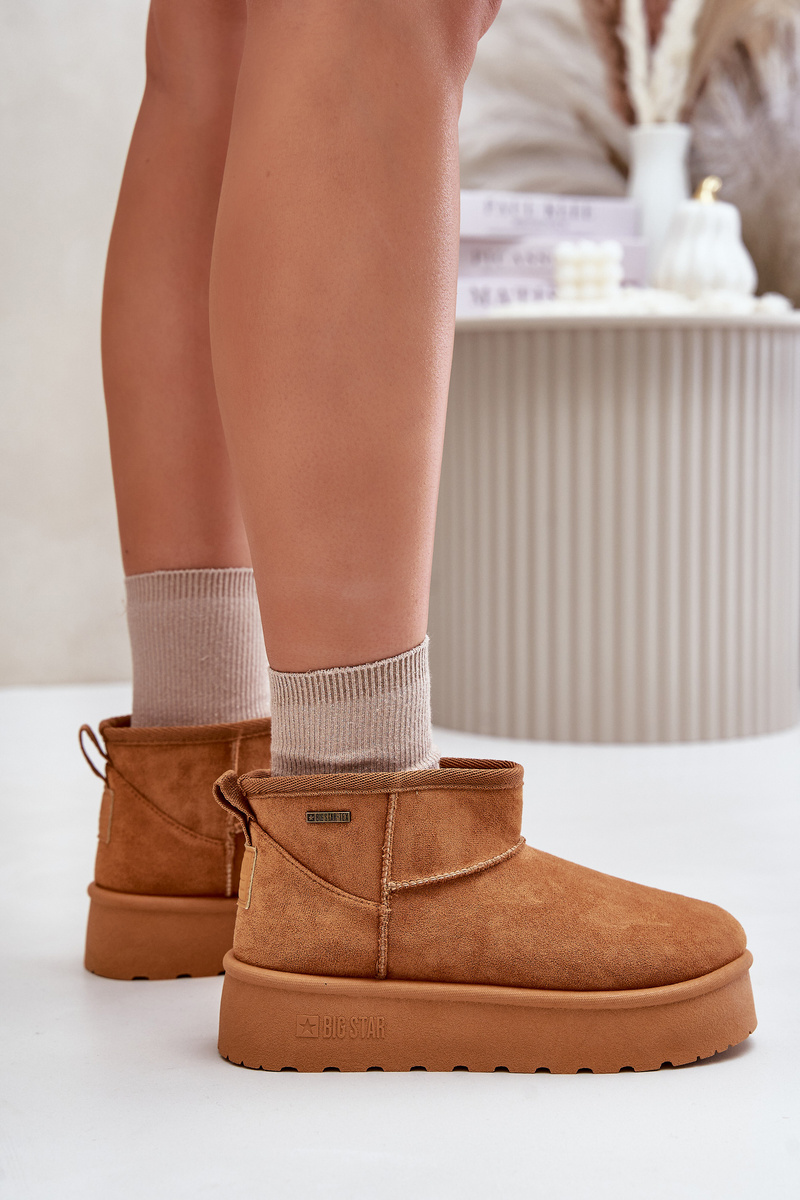 Low snow boots on the Big Star Camel platform