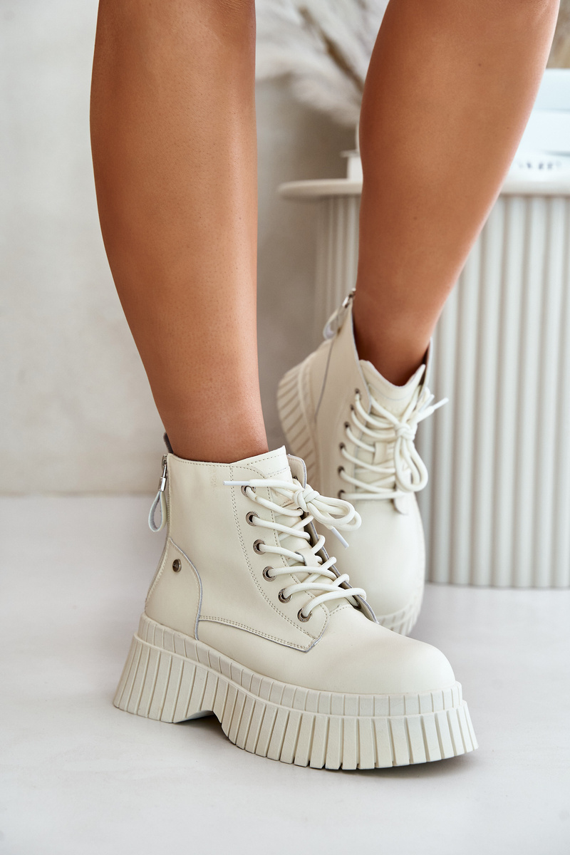 Insulated Leather Ankle Boots on a Solid Sole GOE Light Beige