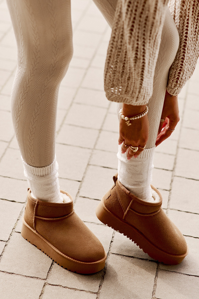 Leather suede snow boots on the Camel Nereviana platform