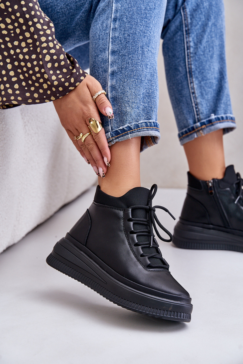 Lightweight leather sports shoes on platform Artiker black