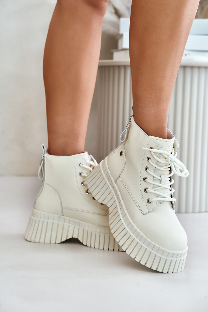 Insulated Leather Ankle Boots on a Solid Sole GOE Light Beige